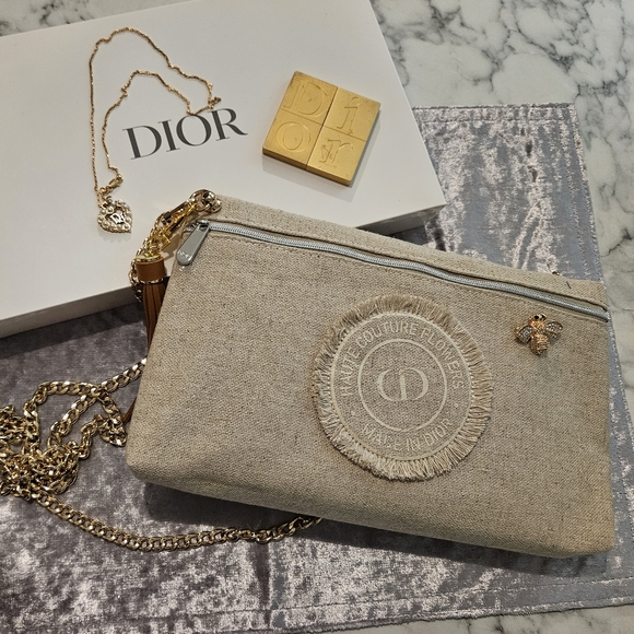 Dior Makeup Bag - Picture 1 of 3